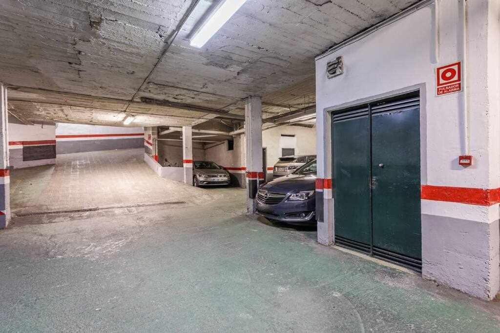 Santa Cruz Parking Incluido Apartment Seville Luaran gambar