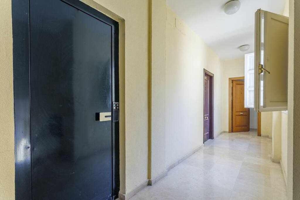 Santa Cruz Parking Incluido Apartment Seville Luaran gambar