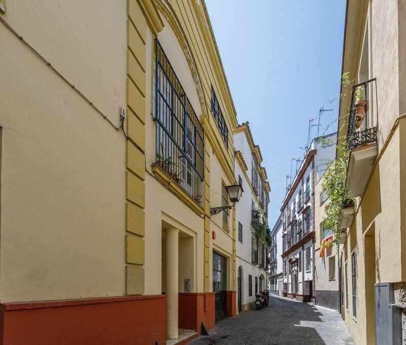 Santa Cruz Parking Incluido Apartment Seville Luaran gambar